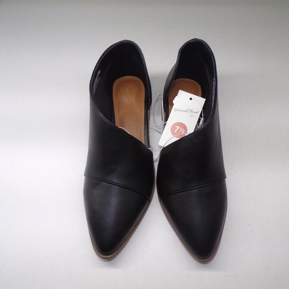 Women's Wenda Cut Out Bootie - Universal Thread